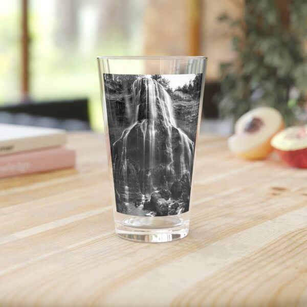 Pint Glass (16oz), Featuring SEDUCTIVE | Exclusive photography by Fevold Photography - Image 4