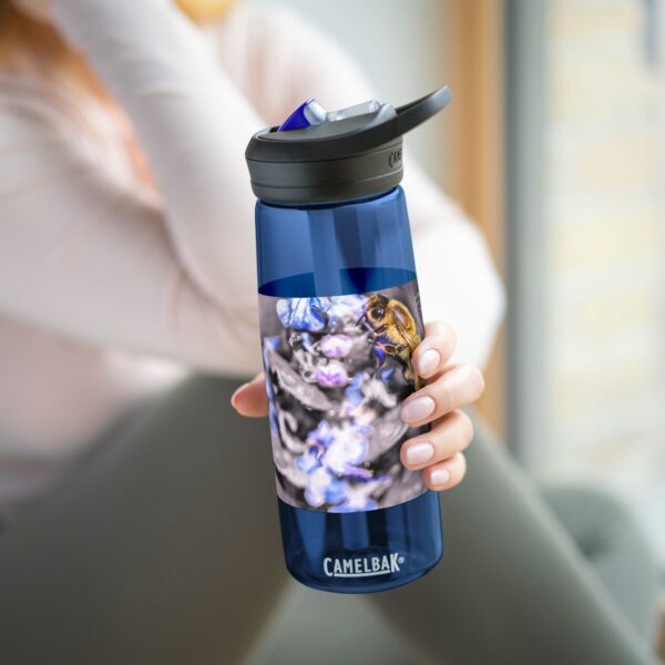 CamelBak Eddy®  Water Bottle, 20oz or 25oz | Featuring BUBBLE BEE | Exclusive Photography by Fevold Photography - Image 16